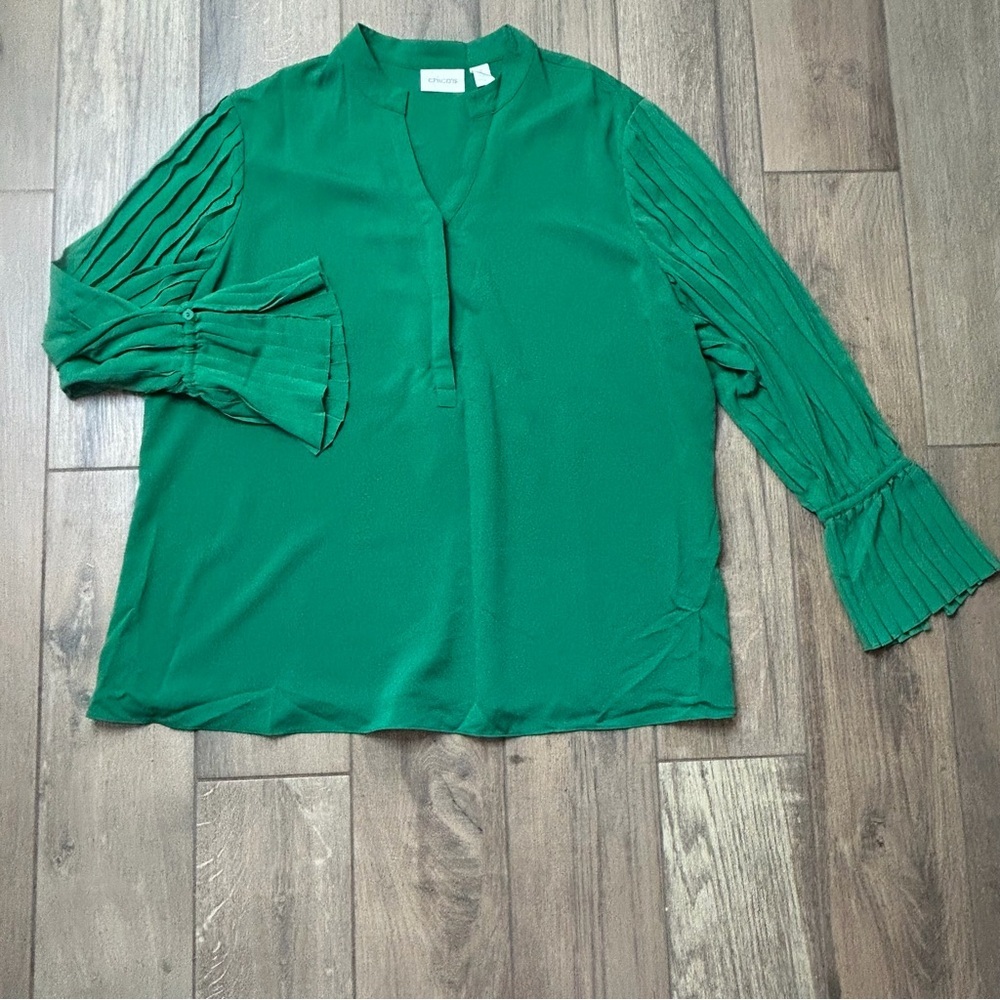 NWT Chico's Green Pleated Bell Sleeve Boho Blouse Split V-Neck Top Size Xl